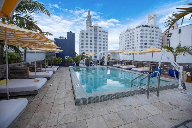 Catalina Hotel & Beach Club 22