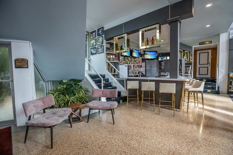 Catalina Hotel & Beach Club 30