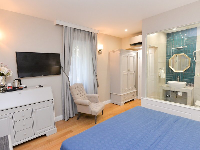 The Duke Luxury Rooms 7