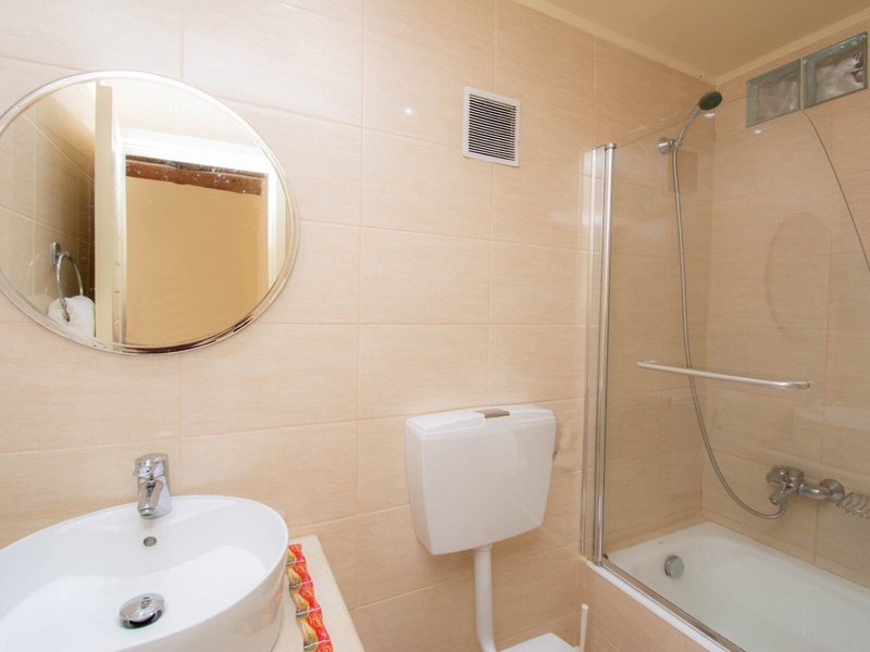 Bella Vista Sissi 21 - Bathroom Example