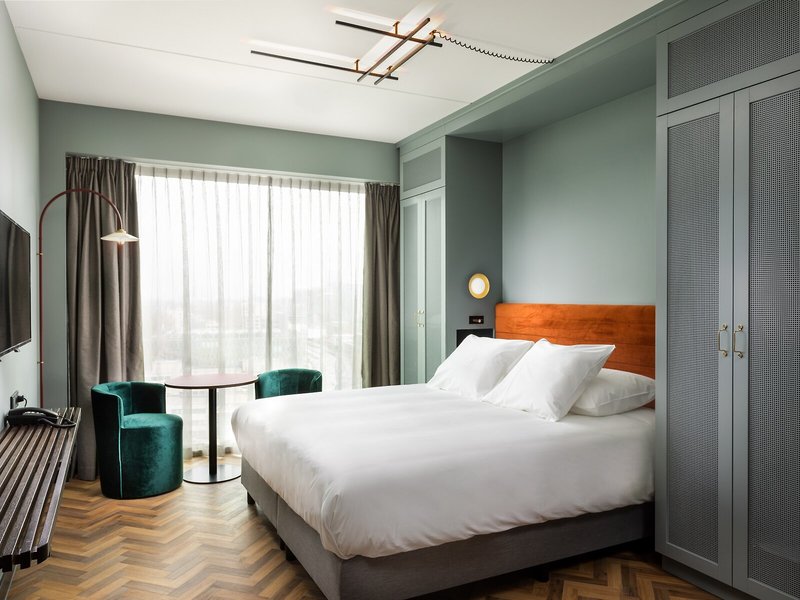 Olympic Hotel 22
