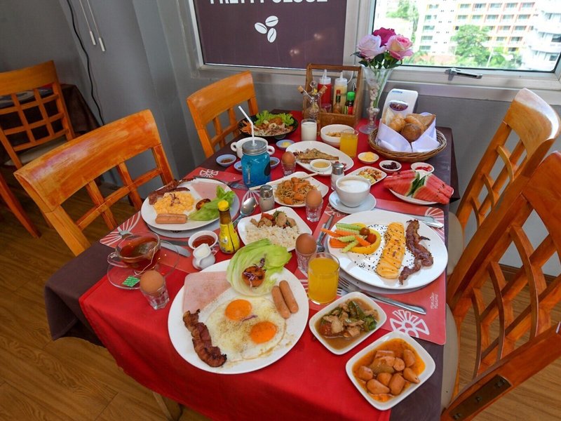 Oakwood Hotel Journeyhub Pattaya 4