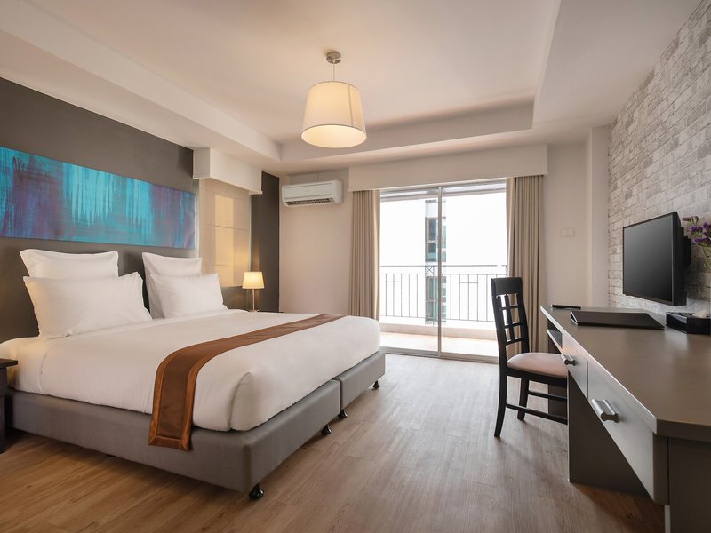 Oakwood Hotel Journeyhub Pattaya 8