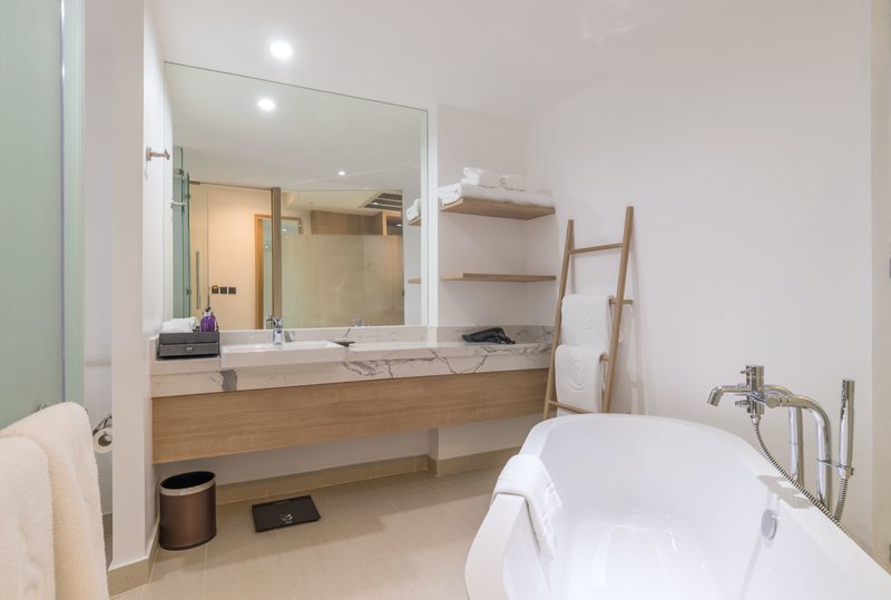 Centara Ao Nang Beach Resort & Spa Krabi 10
