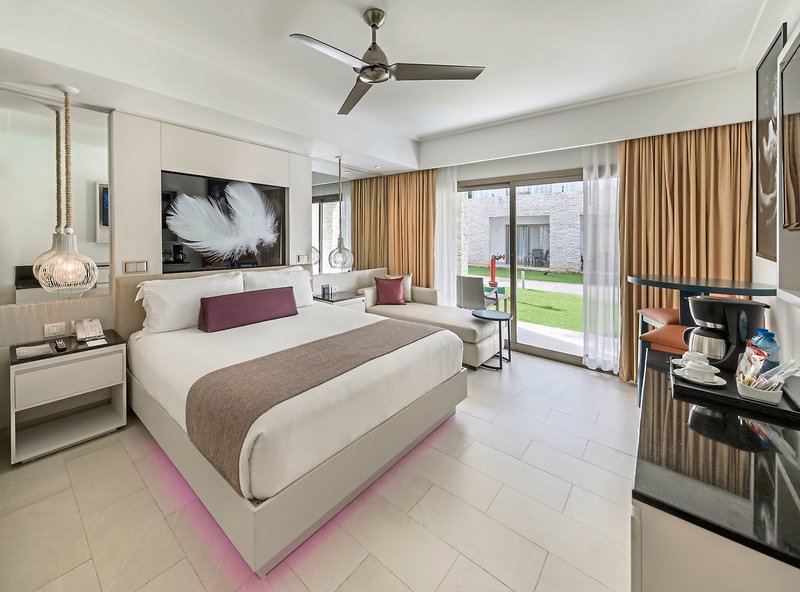 Royalton CHIC Punta Cana, An Autograph Collection 11