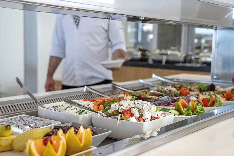 Maritimo Beach Hotel 7