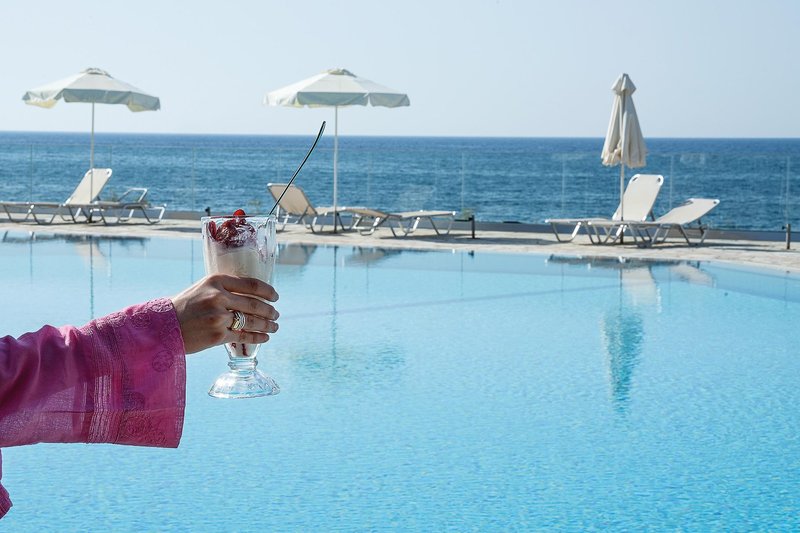 Maritimo Beach Hotel 13