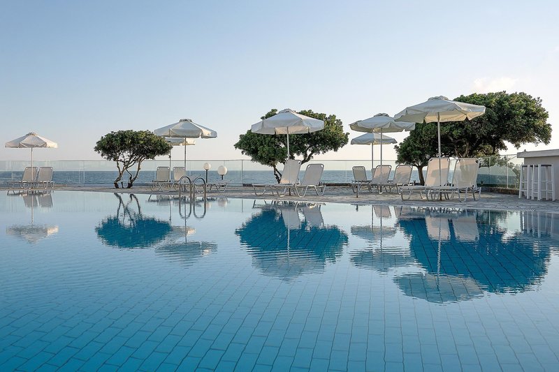Maritimo Beach Hotel 15
