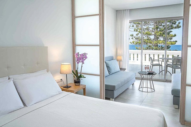 Maritimo Beach Hotel 23