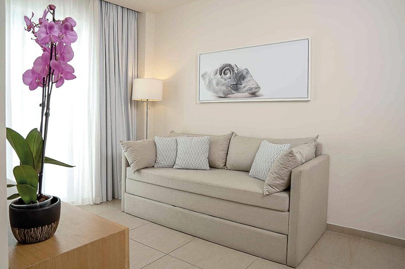 Maritimo Beach Hotel 24