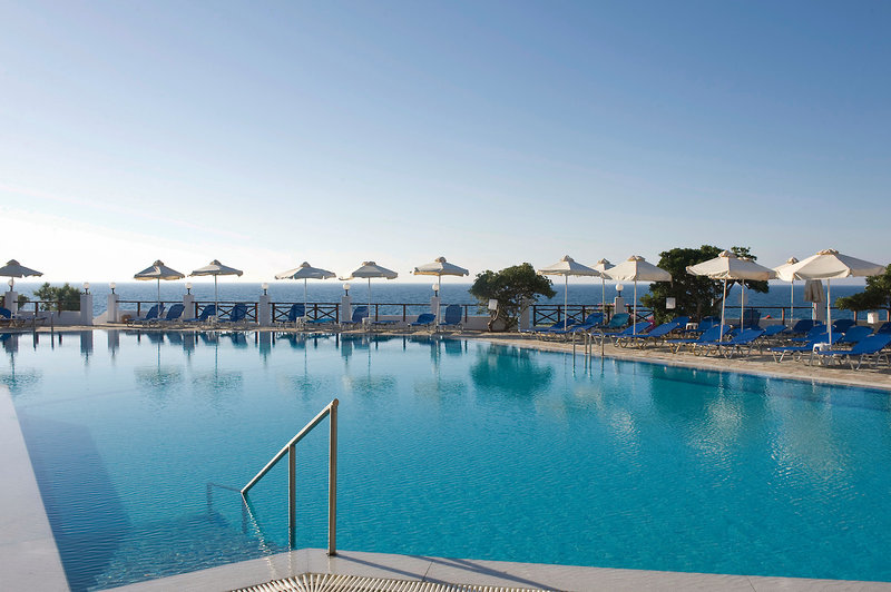 Maritimo Beach Hotel 3