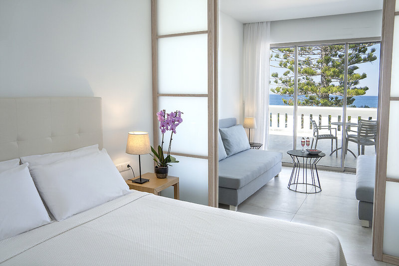 Maritimo Beach Hotel 8