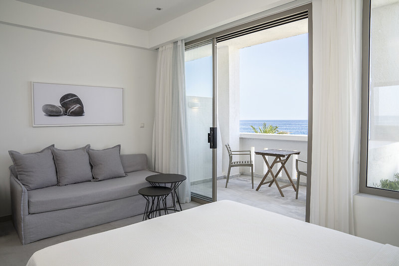Maritimo Beach Hotel 11