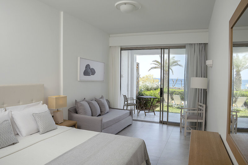 Maritimo Beach Hotel 12
