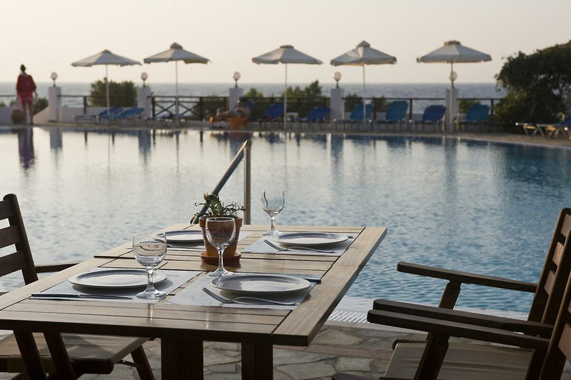 Maritimo Beach Hotel 15