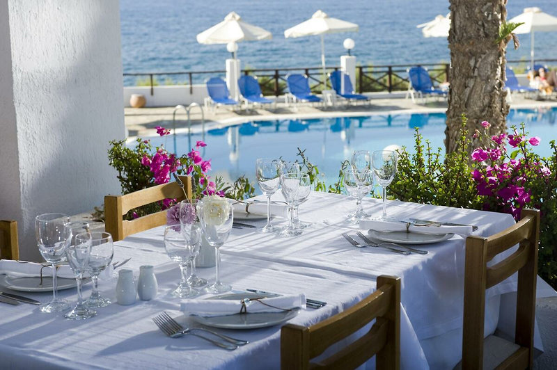 Maritimo Beach Hotel 16