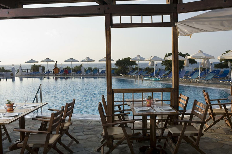 Maritimo Beach Hotel 17