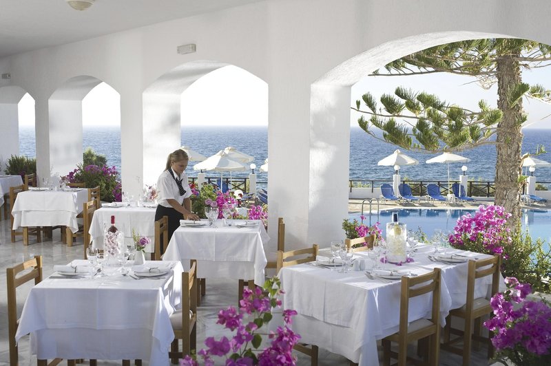 Maritimo Beach Hotel 9
