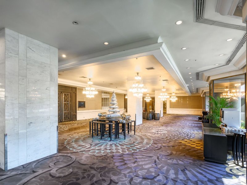 Centara Grand at Central Plaza Ladprao 16