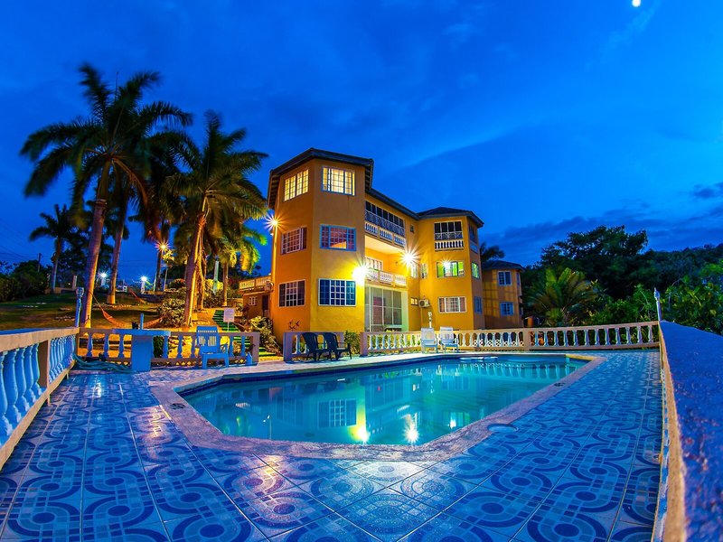 Emerald View Resort Villa 11