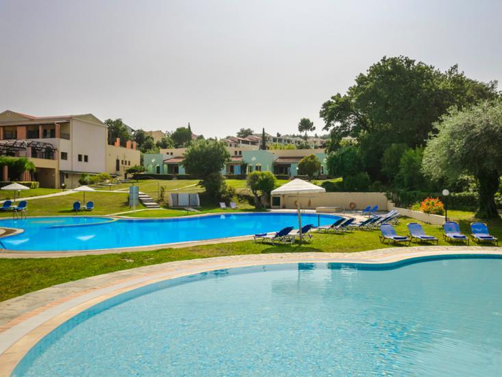 Century Resort - App. , Studios & Villas 6