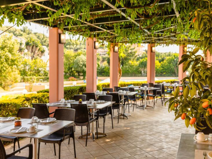 Century Resort - App. , Studios & Villas 7