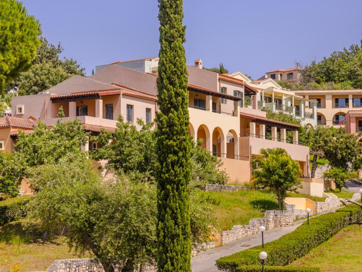 Century Resort - App. , Studios & Villas 8