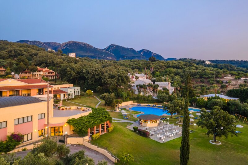 Century Resort - App. , Studios & Villas 12