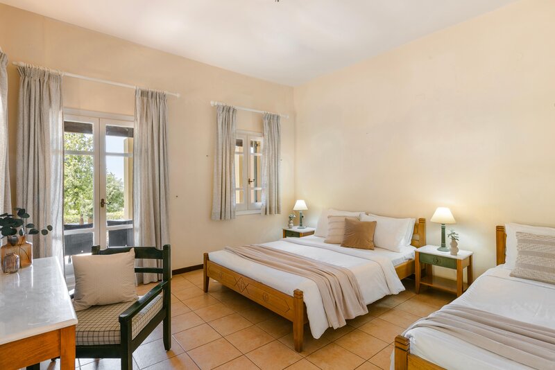 Century Resort - App. , Studios & Villas 93