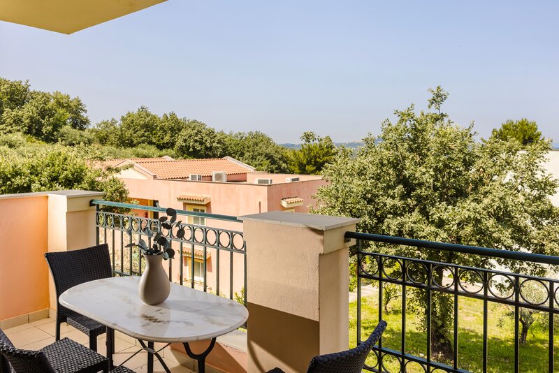 Century Resort - App. , Studios & Villas 98