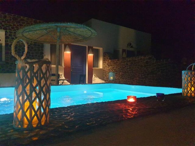 Caldera View Bungalow Resort 13