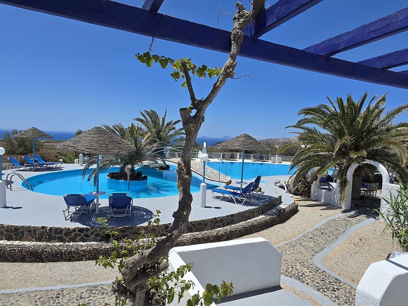 Caldera View Bungalow Resort 15