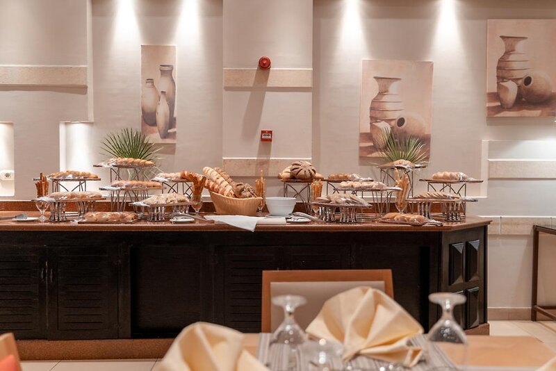 Swiss Inn Pyramids Golf Resort 98