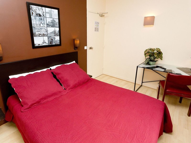 Hipotel Paris Belgrand Marie 20Éme 4
