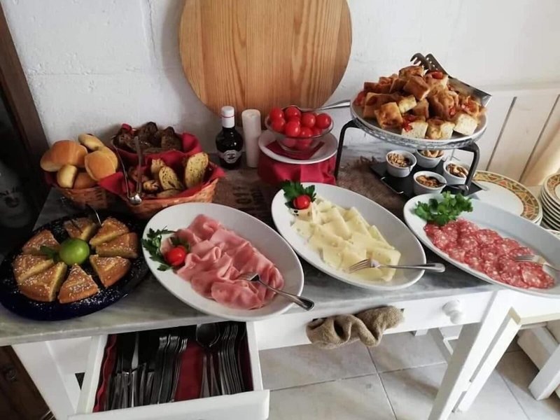 Donna Domenica Boutique Suites 12