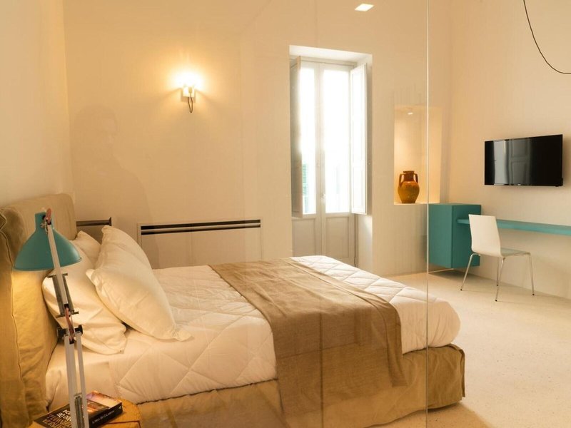 Donna Domenica Boutique Suites 18