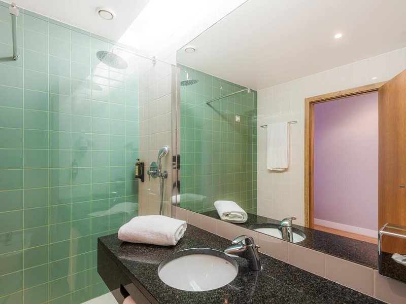 the Lince Madeira Lido Atlantico Great Hotel 42 - Bathroom Example