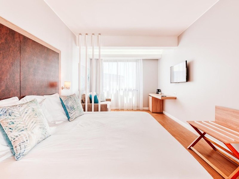 the Lince Madeira Lido Atlantico Great Hotel 43 - Room Example
