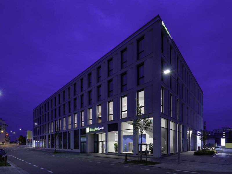 Holiday Inn Express Regensburg 1