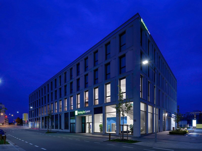 Holiday Inn Express Regensburg 2