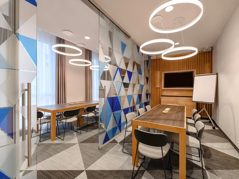 Holiday Inn Express Regensburg 8