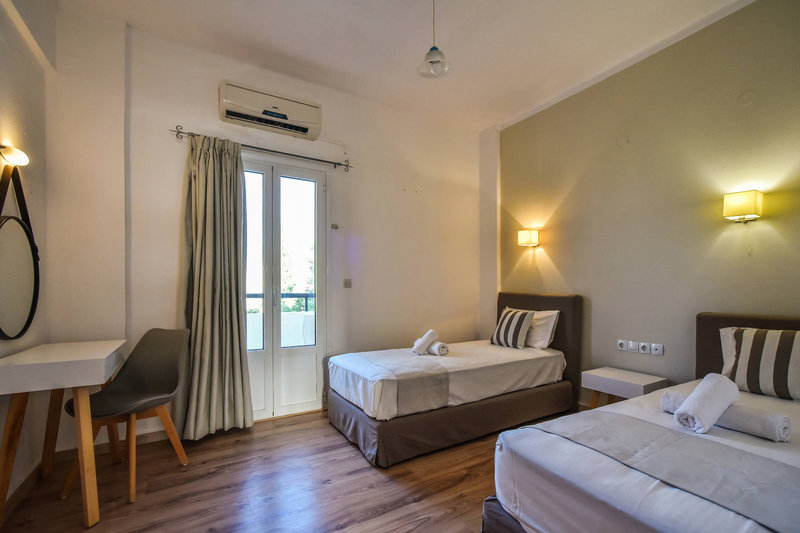 Iraklis Apartments 8