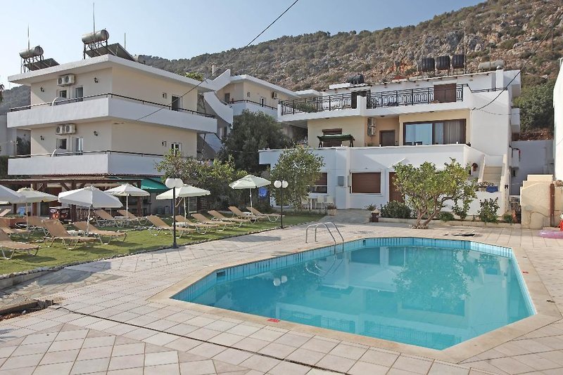 Iraklis Apartments 5