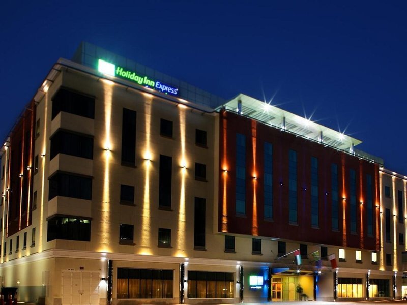 Holiday Inn Express Dubai Safa Park 1