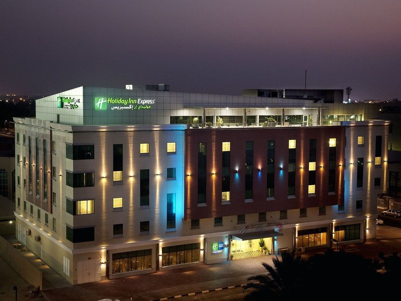 Holiday Inn Express Dubai Safa Park 4