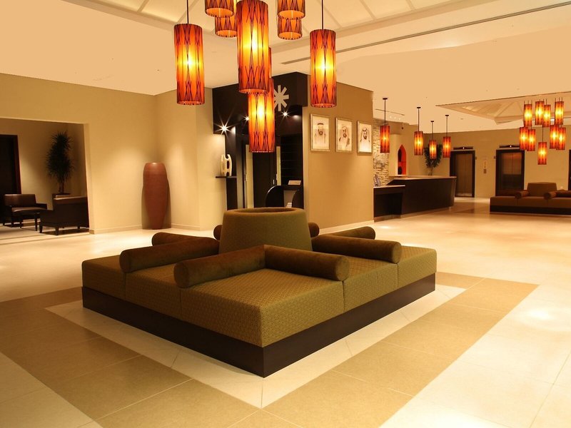 Holiday Inn Express Dubai Safa Park 6