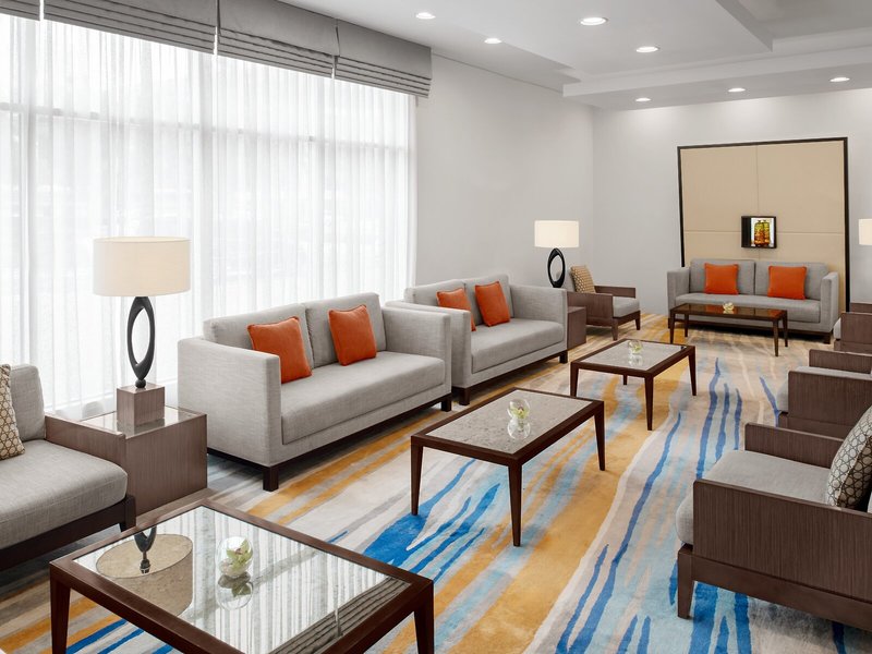 Holiday Inn Express Dubai Safa Park 7