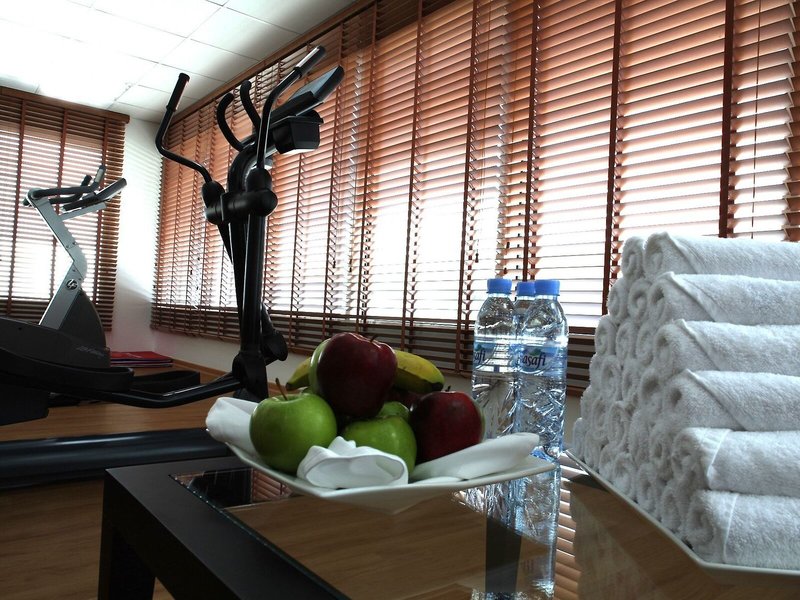 Holiday Inn Express Dubai Safa Park 11