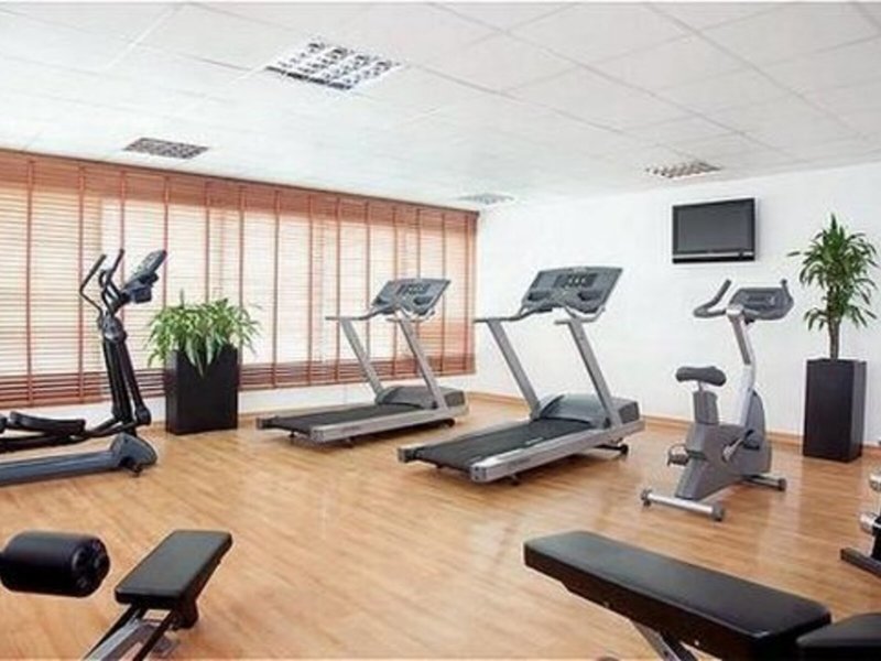 Holiday Inn Express Dubai Safa Park 23