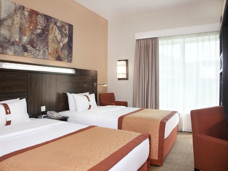 Holiday Inn Express Dubai Safa Park 25